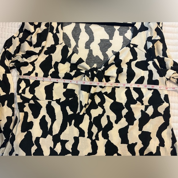 Ava & Viv Patterned Top - Picture 4 of 4